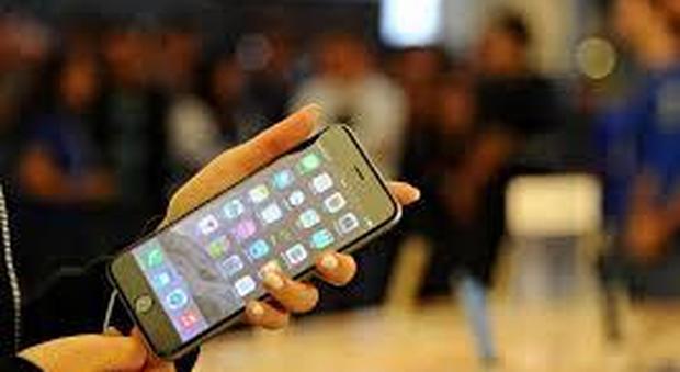 Tuk tuk, la truffa su smartphone e tablet: 20 euro al mese per servizi fantasma