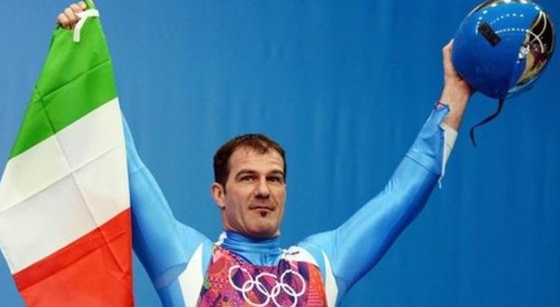 Slittino, il campione azzurro Zoeggeler si ritira a 41 anni: per sei volte di fila sul podio olimpico