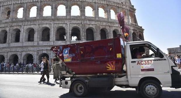 Roma, ok al piano rifiuti: tre nuovi impianti, premi a chi differenzia
