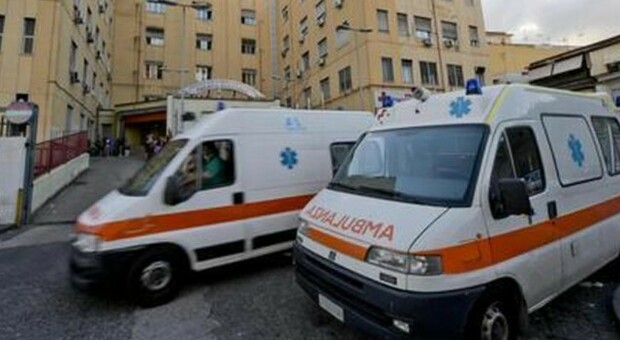 Roma, Pronto soccorso di nuovo al collasso: ambulanze usate come letti