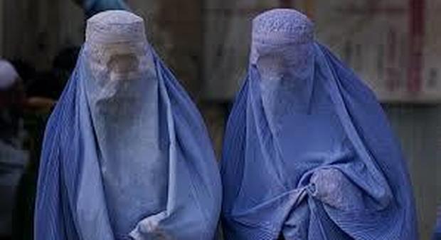 La Lombardia vieta burqa e niqab negli ospedali