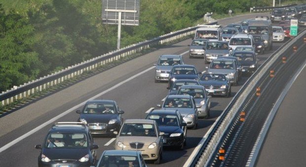 Esodo, viabilità: la situazione in diretta sulle autostrade. Disagi sull'A14