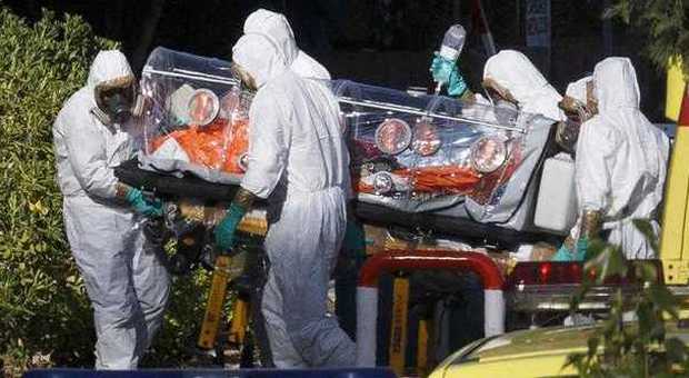 Ebola, nuovo allarme in Spagna: 48enne ricoverato a Barcellona per sospetto contagio