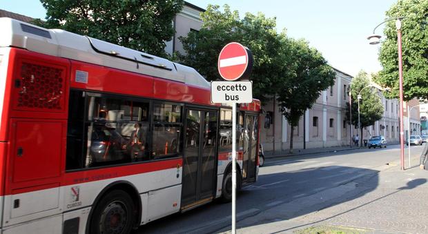 «La Regione riduce i bus per la provincia di Caserta»