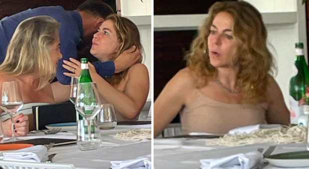 Claudia Gerini, pranzo e relax in spiaggia a Ostia: l'attrice tra un boccone e l'altro scherza con gli amici