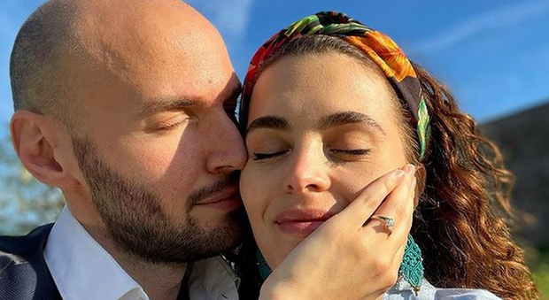 Nicolò Zenga ha annunciato su Instagram il matrimonio con la fidanzata Marina Crialesi