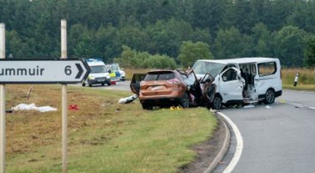 Scozia, scontro tra un van e un'auto: 5 morti, anche donna e bimbo italiani