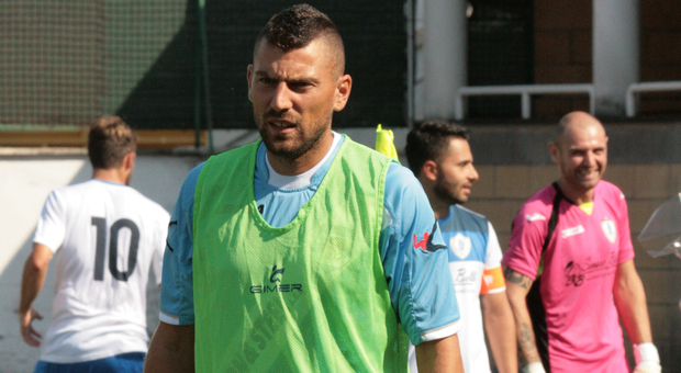Il centrocampista Fabio Fanelli