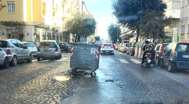 Buche, Napoli chiede i danni: 10mila cause contro il Comune
