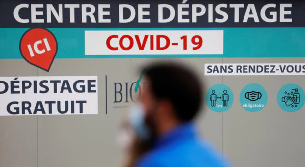 Nel mondo 92 milioni di contagiati, 2 milioni i morti Francia anticipa il coprifuoco, ospedali saturi in Gb