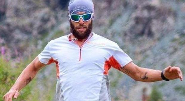 Maratoneta inseguito dai banditi col machete durante la gara: «Erano assetati di sangue»