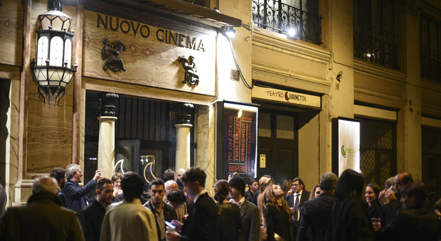 Roma, Quirinetta trasformato in discoteca: sigilli al teatro, in arrivo maximulta