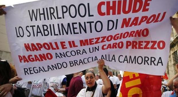 Whirlpool addio, tensione in stabilimento a Napoli