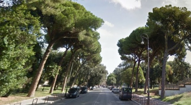 Roma, il Comune: stop parcheggi a Colle Oppio. E i cancelli del parco saranno chiusi la notte