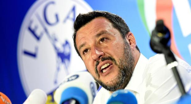 21 arresti a Napoli, Salvini esulta: «Prosegue la guerra contro camorristi e spacciatori»