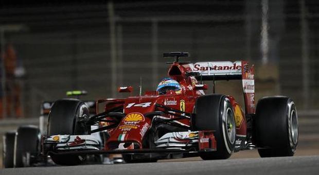 Gp Bahrain, doppietta Mercedes. ​Male la Ferrari: Alonso solo 9°