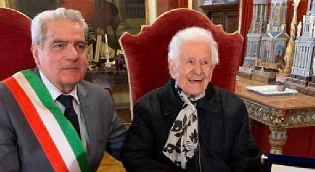 I 103 anni di nonna Giovanna festaggiati dal sindaco Arena a palazzo del Priori