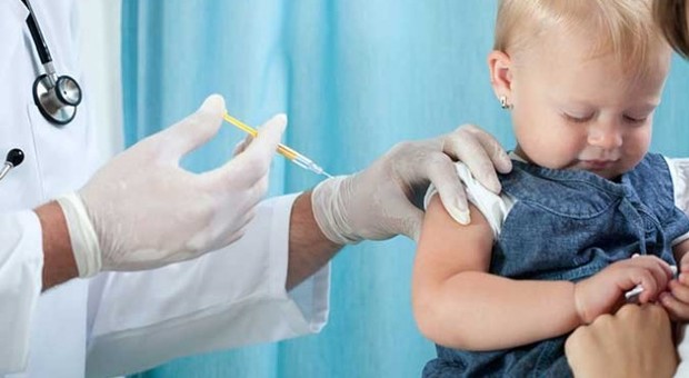 Vaccini obbligatori, multa più salata ogni volta che si saltano