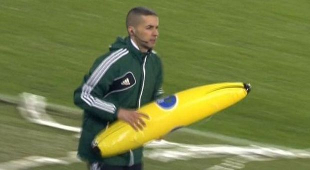 Feyenoord-Roma, Nainggolan alla carica: «Banana gonfiabile a Gervinho? Ignoranti»