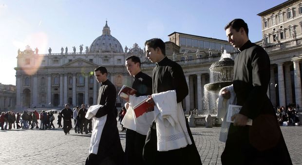 Truffavano anziani preti in tutta Italia: 4 arresti a Padova, bottino da oltre 152mila euro