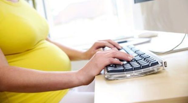 Treviso, «Sei incinta? Pagati la sostituita o te ne vai», proposta choc in un'azienda