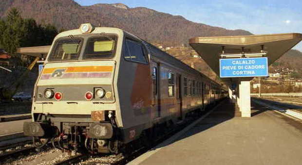 La stazione di Calalzo cpaolinea di tutti i treni che arrivano nel Bellunese