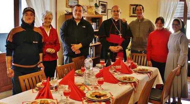 Pranzo con i poveri ​a casa del vescovo