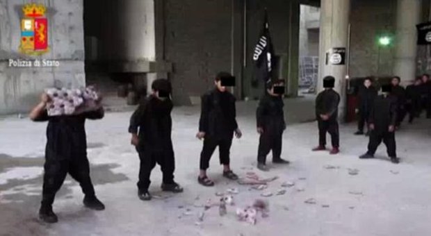 Isis, scoperta cellula terroristica in Italia: tre arresti. Reclutava jihadisti