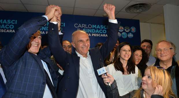 Pescara, Carlo Masci eletto sindaco al primo turno. Seconda Marinella Sclocco (Pd)