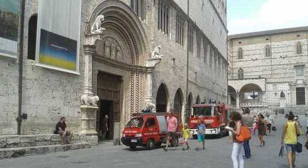 Perugia, allarme a Palazzo dei Priori: fumo in Galleria Nazionale, evacuati turisti