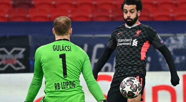 Il Liverpool si rialza in Europa: 2-0 al Lipsia con Salah e Manè, quarti a un passo