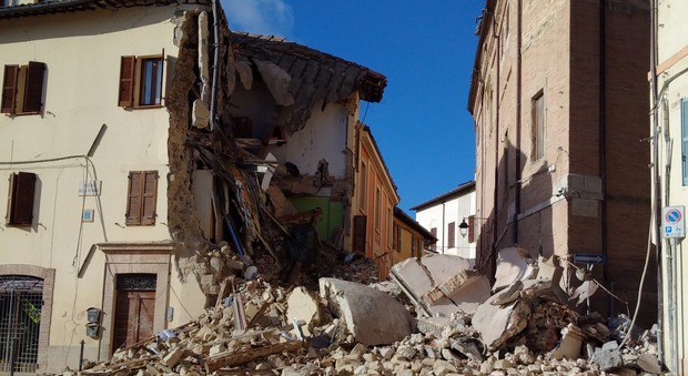 Il sismologo Bertolucci: «Attenti Lo sciame sismico non è finito»