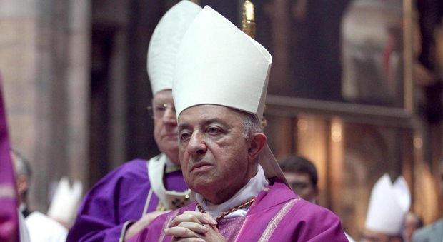 Si aggravano le condizioni del cardinale Tettamanzi: «Pregate per lui»