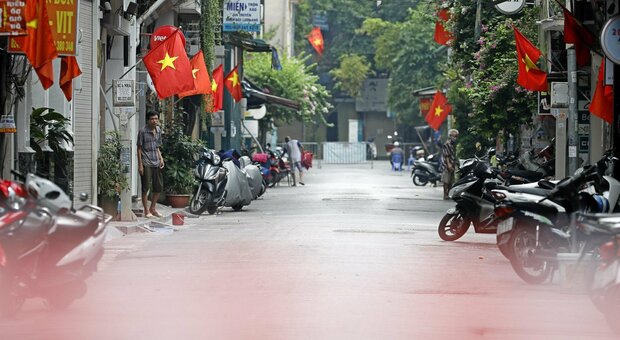 Covid, vietnamita condannato a 5 anni di carcere: «Ha contribuito alla diffusione del virus»