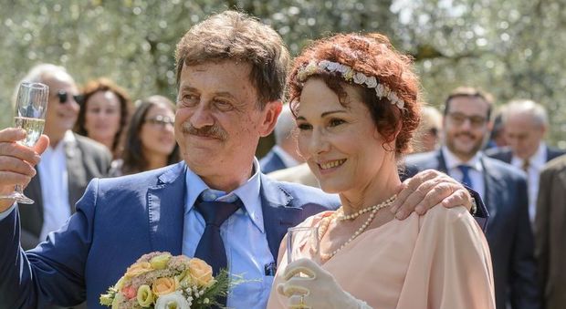 Massimo Wertmuller sposa la storica compagna Anna: tra gli ospiti Proietti e Laganà