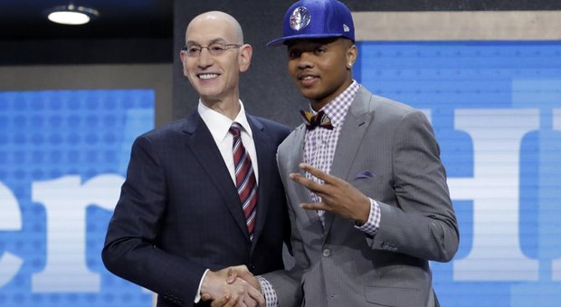 Draft Nba, Fultz prima scelta a Philadelphia, i Lakers chiamano il figlio d'arte Ball