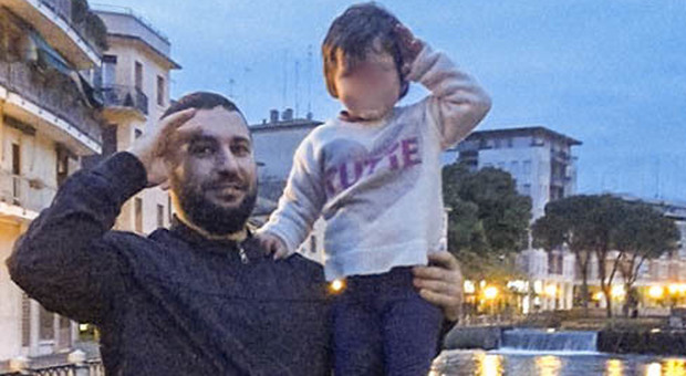 L'estremista islamico espulso: «Sono pentito, voglio tornare in Italia»