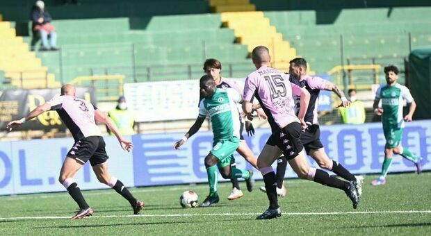 Avellino-Palermo 1-2 in rimonta: non basta il vantaggio di Matera