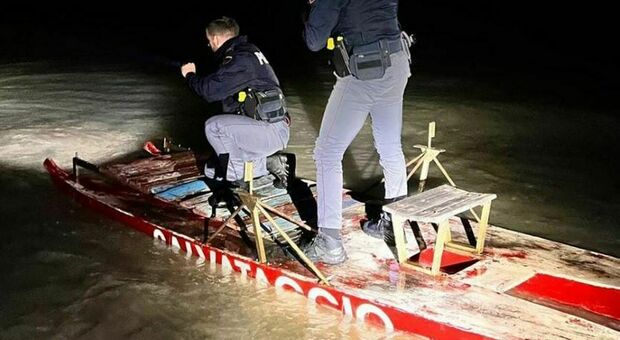 Ruba in uno chalet, si getta in mare per sfuggire alla Polizia e rischia di annegare. Drammatico salvataggio (con arresto) a Porto Sant'Elpidio