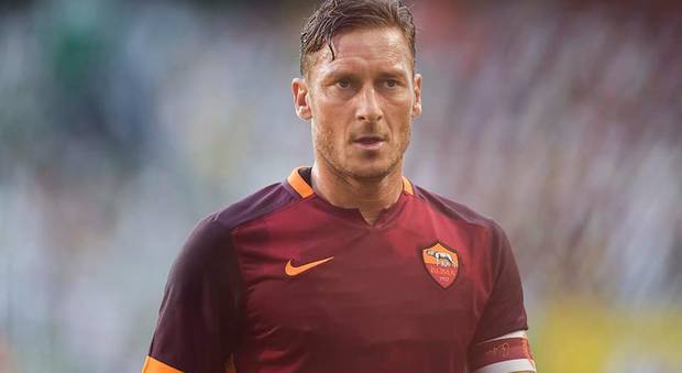 Roma, Totti risponde ai fan su Facebook