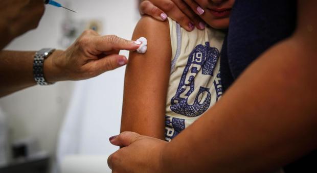 Genitori in disaccordo sui vaccini La sentenza: «Deciderà il pediatra»
