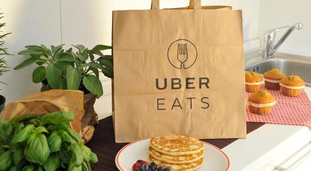 Sostenibilità: Uber Eats introduce l'opzione "no plastica"