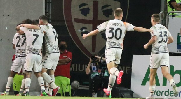 Cagliari-Venezia 1-1: Busio gela Mazzarri al 92', isolani ancora senza vittorie