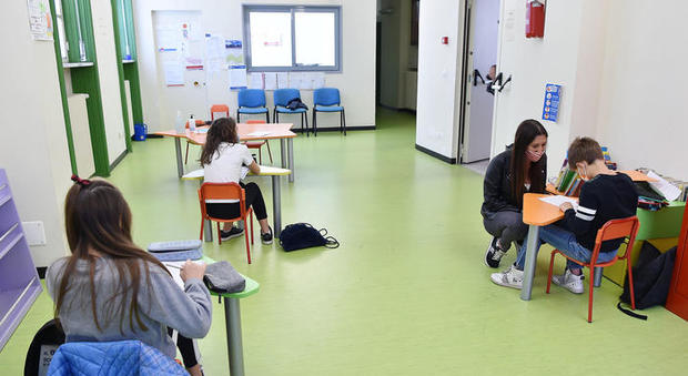 Scuola, via libera delle Regioni alle linee guida sul rientro a settembre: solo la Campania vota no