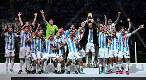 Finale stellare tra Messi e Mbappé: trionfa l'Argentina ai rigori