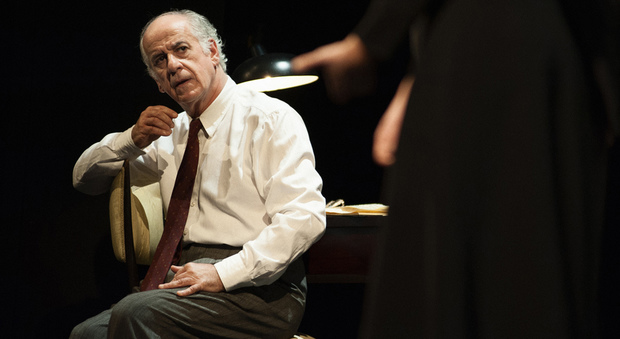 Toni Servillo torna a Napoli: «Il teatro, uno specchio su come stare al mondo»