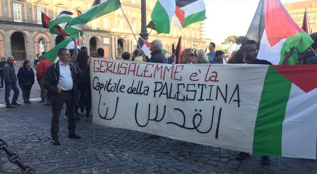 Gerusalemme, a Napoli proteste pro Palestina: «Chiarezza dall'Italia»