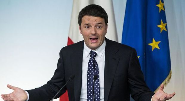 Soldi ai partiti, Renzi rilancia sul terreno dei grillini e taglia il tetto del “due per mille”