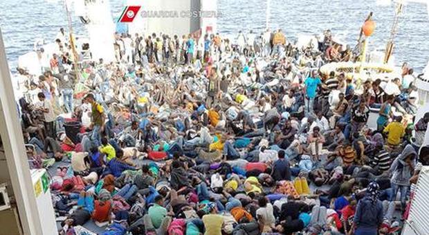 Migranti, 12mila sbarcati in Italia in 48 ore: «Situazione insostenibile»