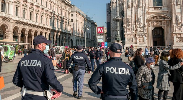 Milano, trovato un positivo in metropolitana: ha violato la quarantena, portato al Policlinico